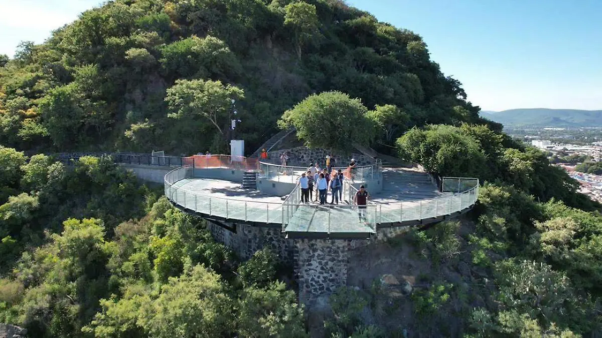 El mirador de cristal se encuentra en el cerro de San Miguel